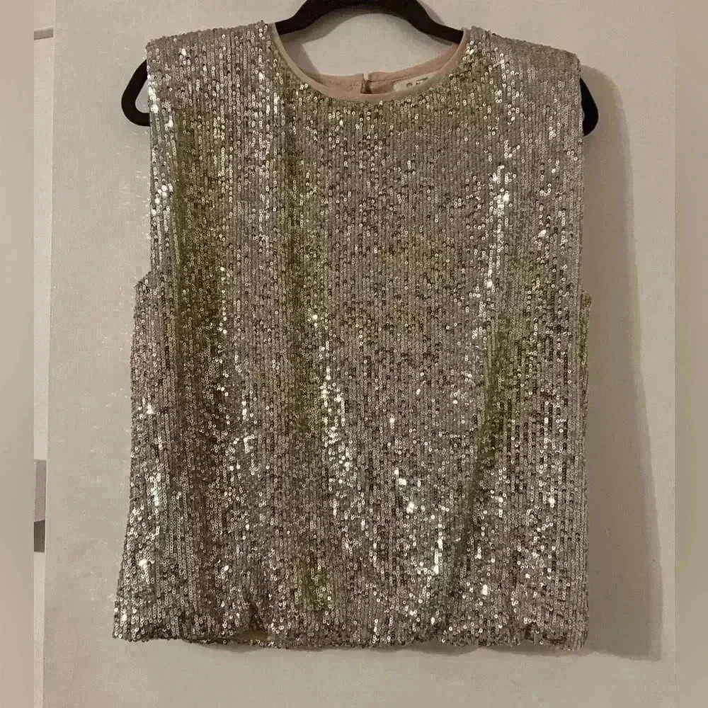- Holiday sparkle shirt size M (K100)